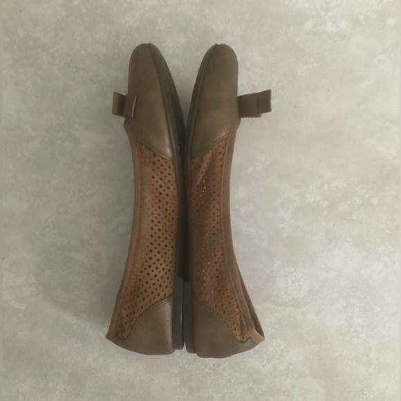 BORN leather ballet flats Sz 8 bronze suede non-slip - Picture 4 of 6